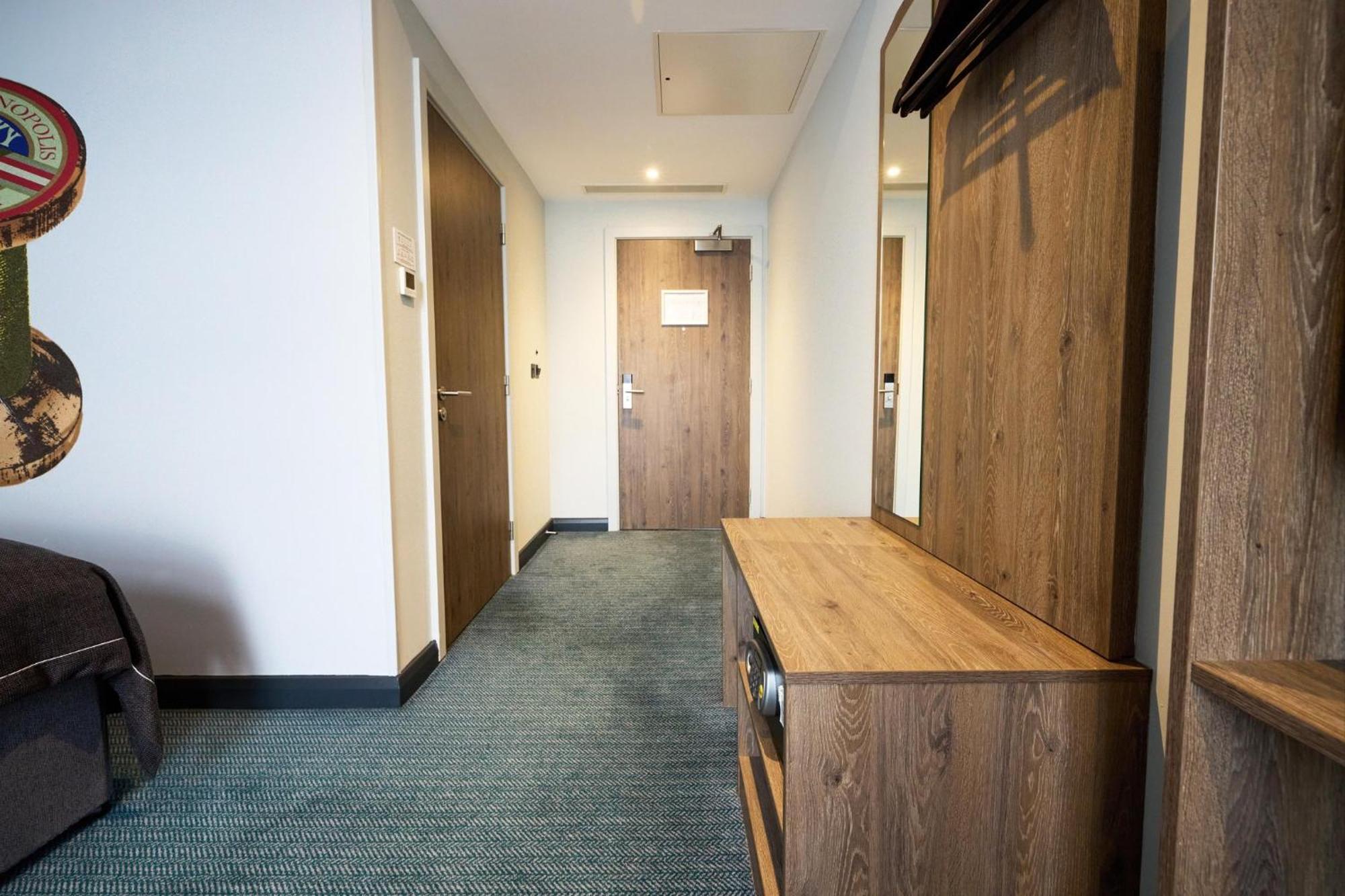 Holiday Inn - The Niu, Loom Manchester North By Ihg Exterior photo
